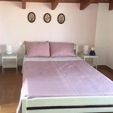 Tatil Evi Kazarma Luxury At Klismata Village 8 Guests *