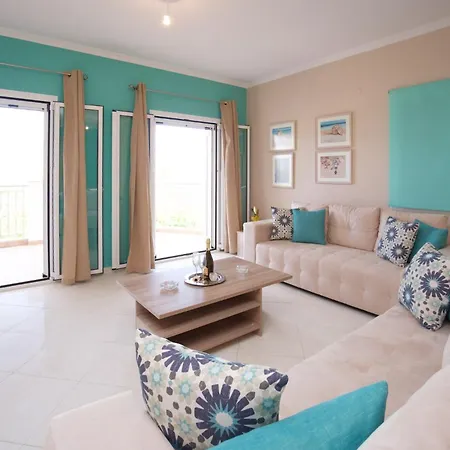 Tatil Evi Kazarma Luxury At Klismata Village 8 Guests