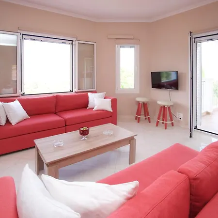 Tatil Evi Kazarma Luxury At Klismata Village 8 Guests *