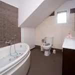 Kazarma Luxury At Klismata Village 8 Guests Vakantiehuis