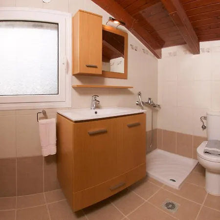 Kazarma Luxury At Klismata Village 8 Guests *